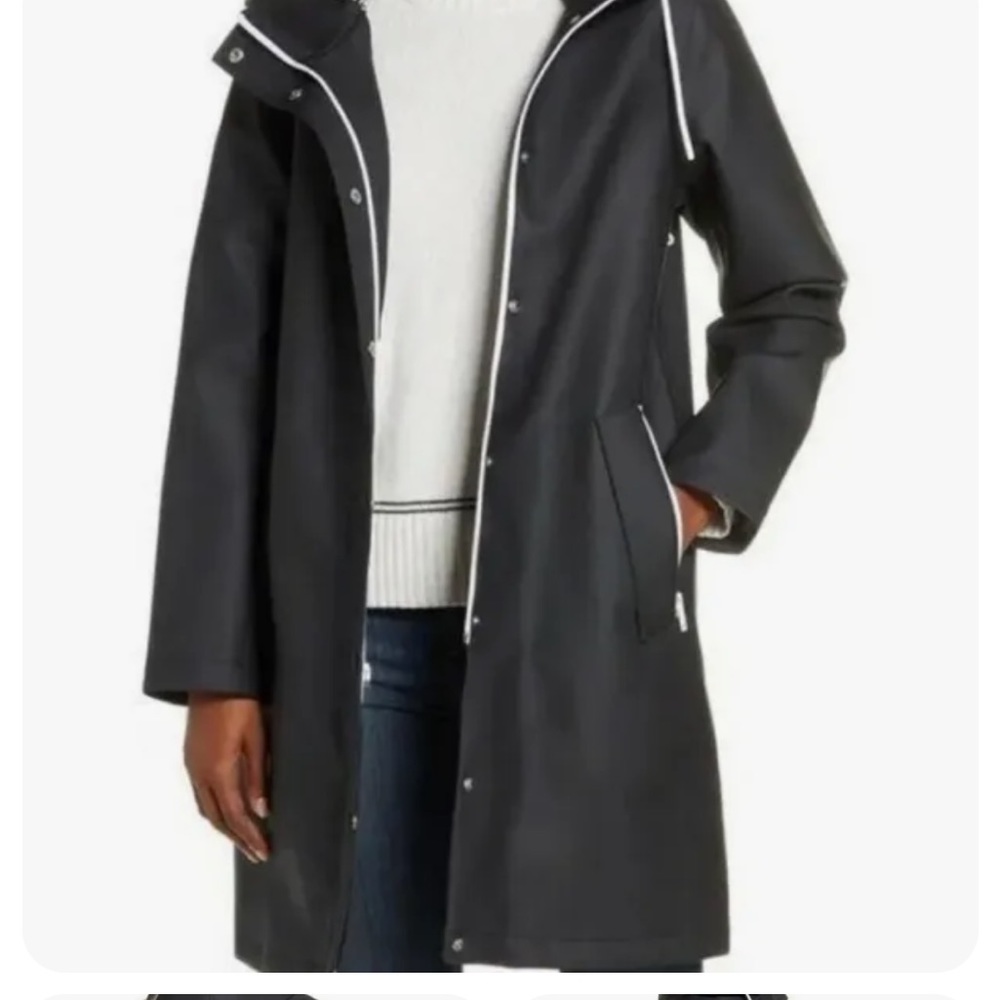 UGG WOMEN'S ZOOEY RAIN JACKET BLACK M